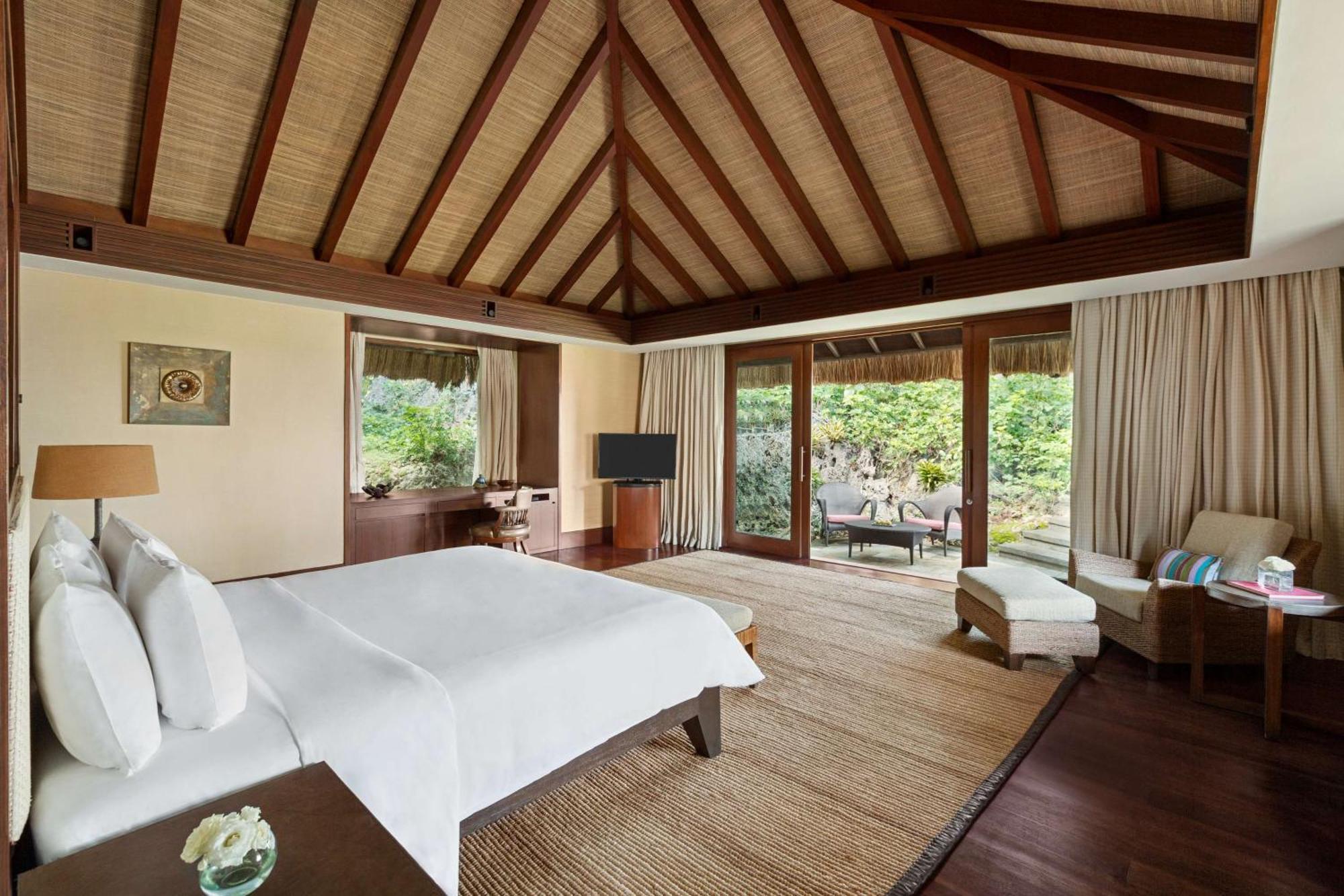 Shangri-La Boracay Exterior photo A bedroom at the resort